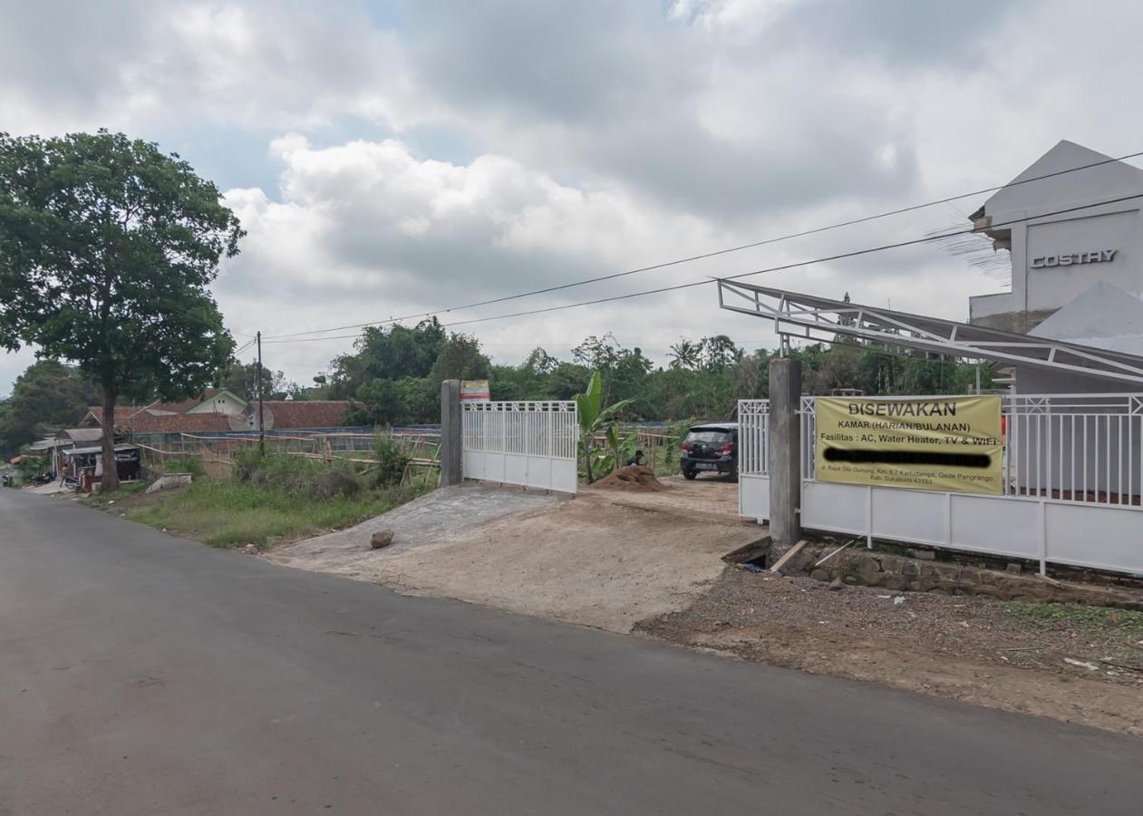 Hotel Reddoorz Syariah Near Wisata Situ Gunung Sukabumi Kadudampit Exterior foto